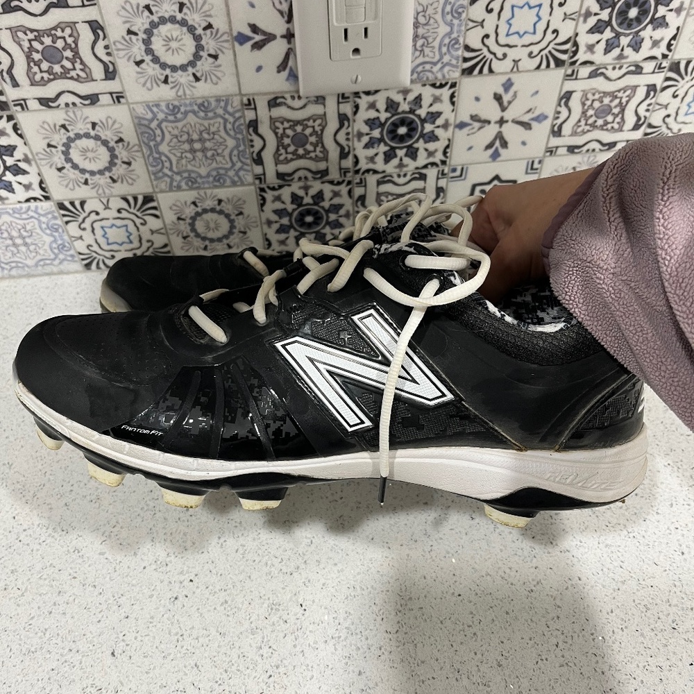 New Balance baseball cleats